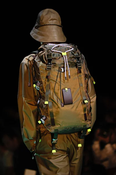 Look 65